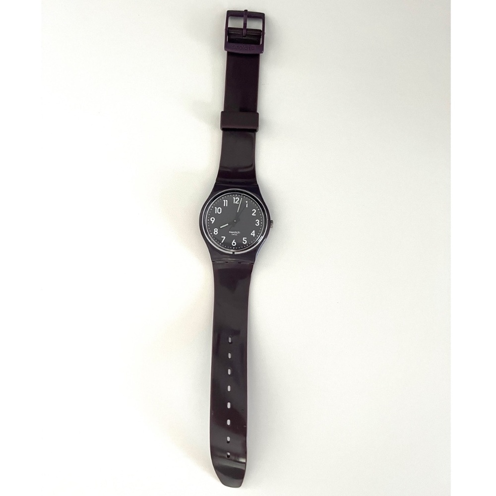 Swatch Watch Shiny Plum GV124 34mm Vintage 2011 Unisex - Swiss Made